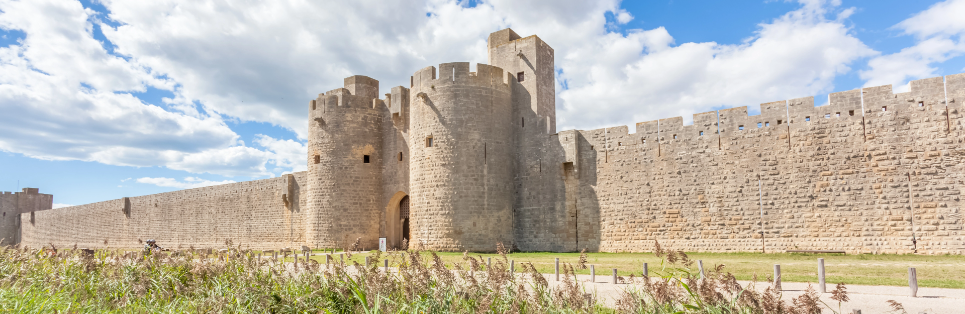 Visit Aigues-Mortes and its ramparts during your stay at Les Lodges du Lagon campsite in the Gard