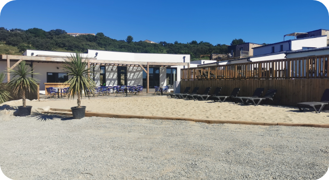 La plage du camping dans le Gard, Les Lodges du Lagon